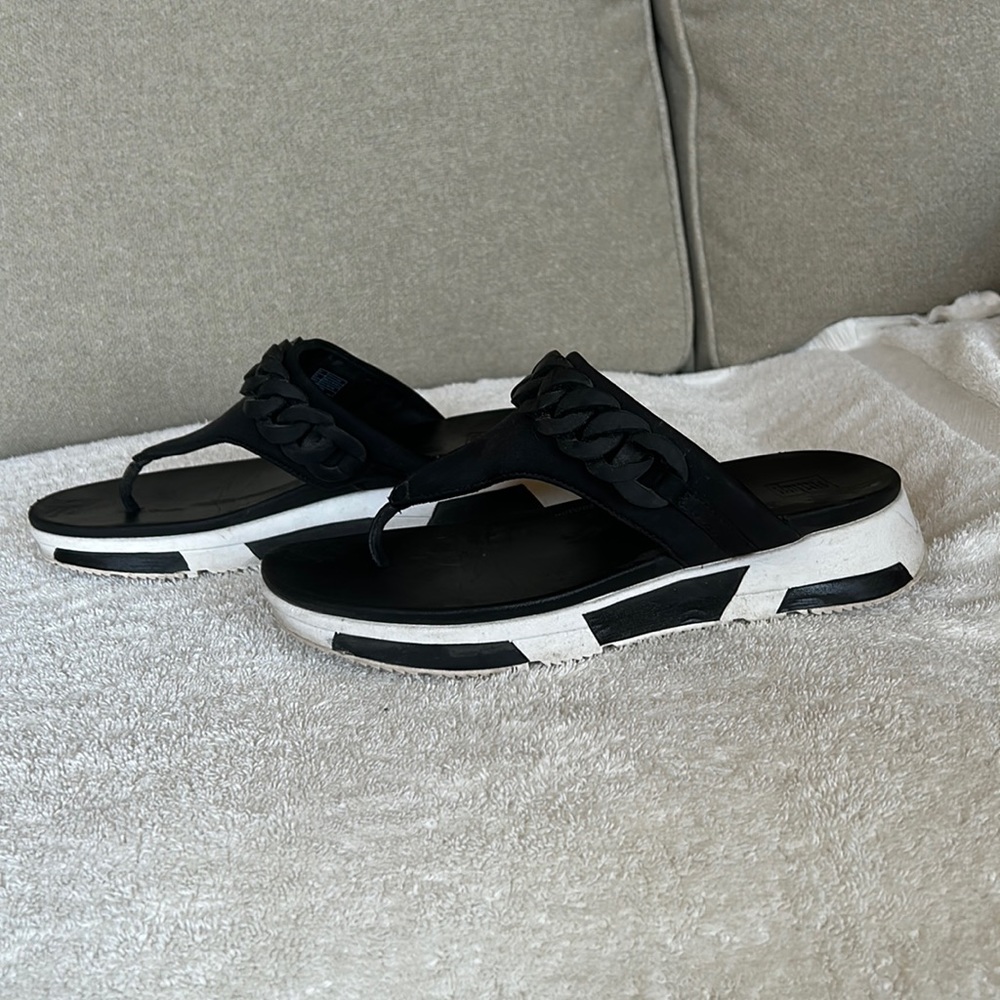 Fitflop sandals size 7/8, black & white